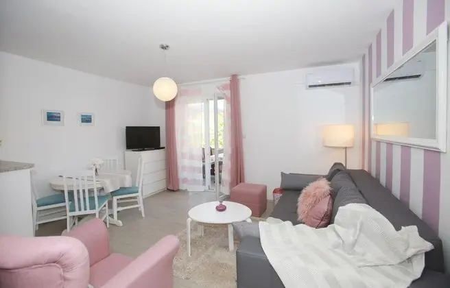 Apart Daire, 1 Yatak Odası, Teras, Bahçe Manzaralı