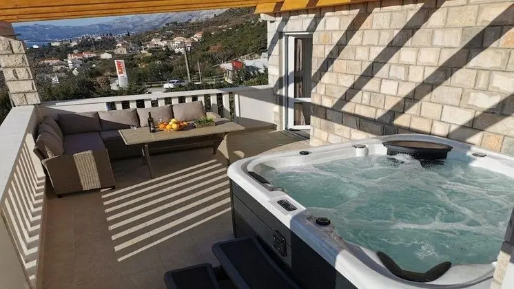 Apart Daire (Comfort Two Bedroom Apartment with Ja)