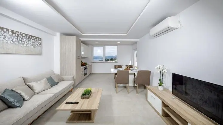 Apart Daire (One Bedroom Apartment with Jacuzzi an)