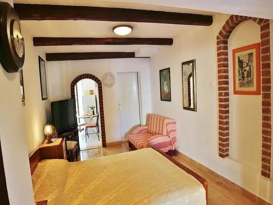 Apart Daire, 1 Çift Kişilik Yatak