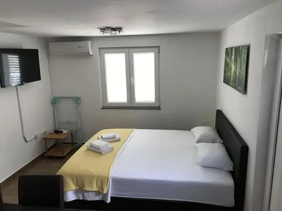 Family Stüdyo, Sigara İçilmez, Avlu Manzaralı