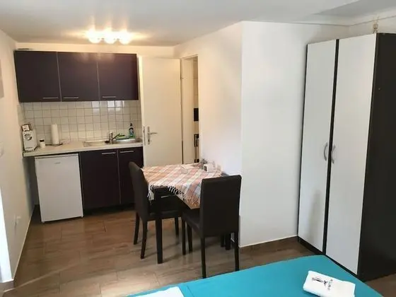 Family Stüdyo, Sigara İçilmez, Avlu Manzaralı