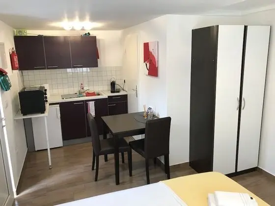 Family Stüdyo, Sigara İçilmez, Avlu Manzaralı
