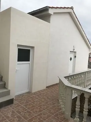 Family Stüdyo, Sigara İçilmez, Avlu Manzaralı