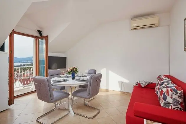 Stüdyo (Comfort Studio w/ Balcony n Sea View)