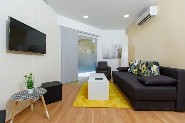 Apart Daire (One Bedroom Apartment with Balcony)