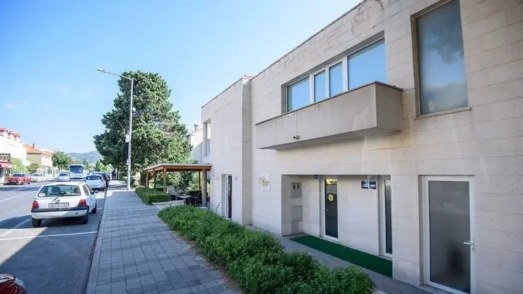 Stüdyo (Studio Apt with Balcony and City View)