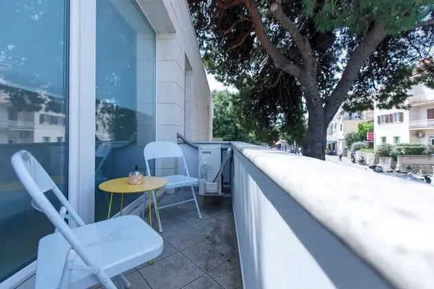 Stüdyo (Studio Apt with Balcony and City View)