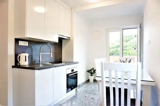 Apart Daire, Kısmi Deniz Manzaralı (2)