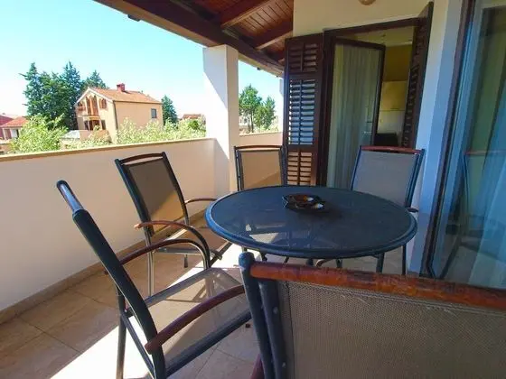 Apart Daire, 3 Yatak Odası (1105/9551)