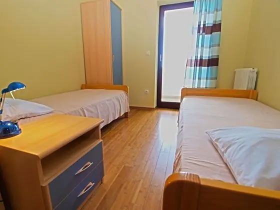 Apart Daire, 3 Yatak Odası (1105/9551)