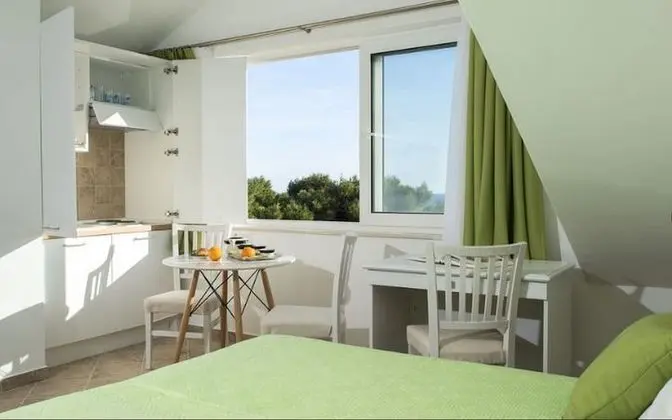 Stüdyo, Deniz Manzaralı