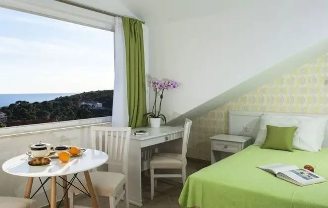 Stüdyo, Deniz Manzaralı