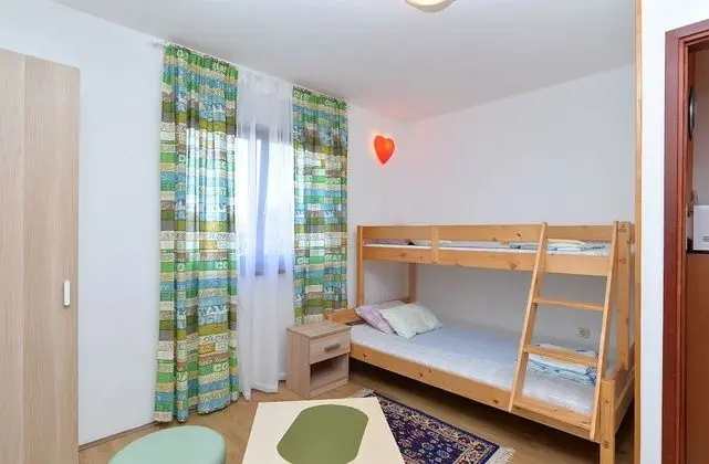 Apart Daire, 2 Yatak Odası (295/1063)