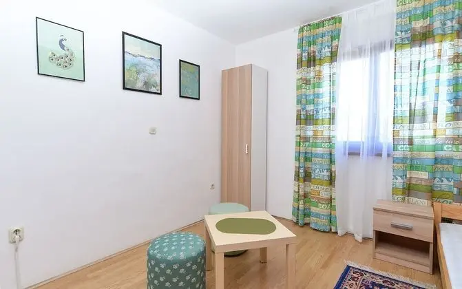 Apart Daire, 2 Yatak Odası (295/1063)