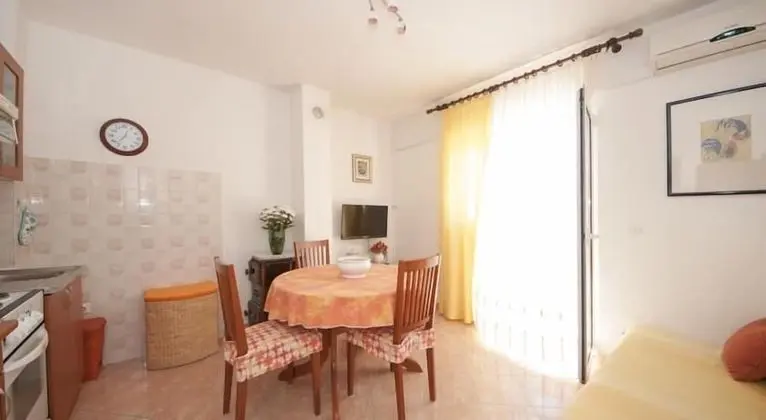 Apart Daire, 1 Çift Kişilik Yatak ve Çekyat