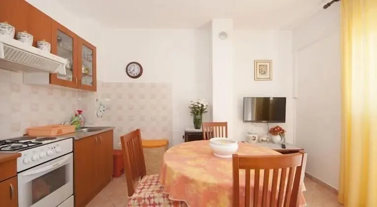 Apart Daire, 1 Çift Kişilik Yatak ve Çekyat