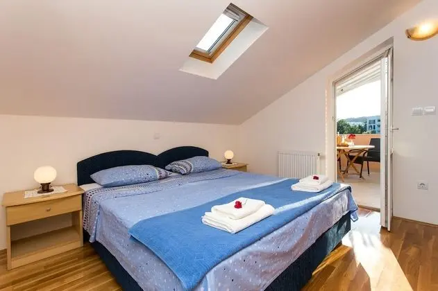 Comfort Apart Daire, 1 Yatak Odası, Balkon, Bahçe Manzaralı