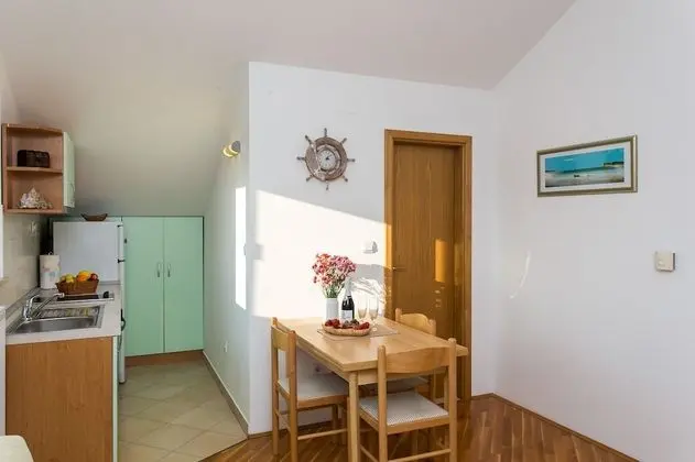 Comfort Apart Daire, 1 Yatak Odası, Balkon, Bahçe Manzaralı