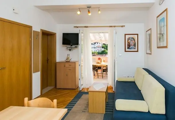 Comfort Apart Daire, 1 Yatak Odası, Balkon, Bahçe Manzaralı