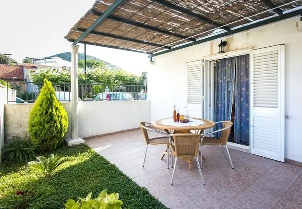 Standard Stüdyo, Teras, Bahçe Manzaralı