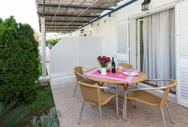 Stüdyo, Teras, Bahçe Manzaralı