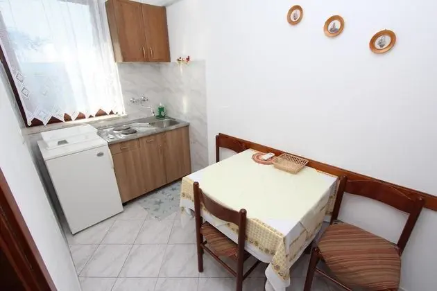 Apart Daire, 2 Yatak Odası, Balkon, Bahçe Manzaralı