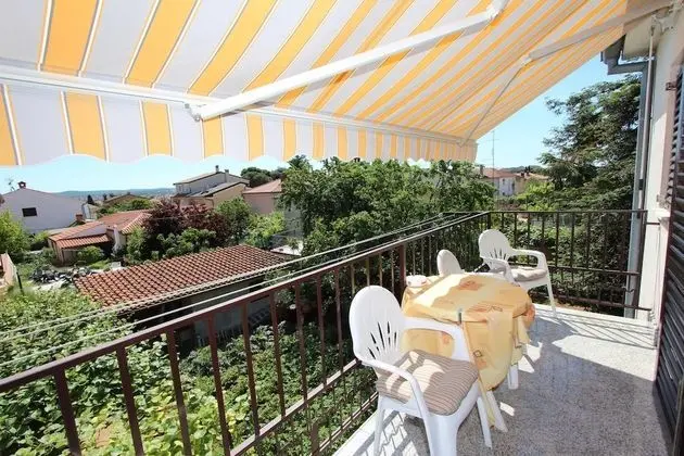 Apart Daire, 2 Yatak Odası, Balkon, Bahçe Manzaralı