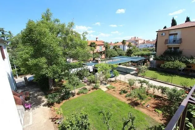 Apart Daire, 2 Yatak Odası, Balkon, Bahçe Manzaralı