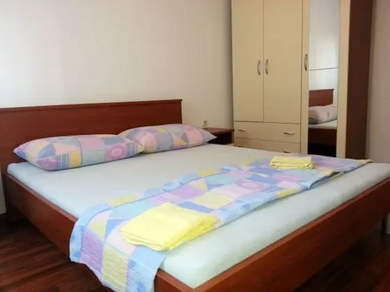 Apart Daire, Avlu Manzaralı (3)