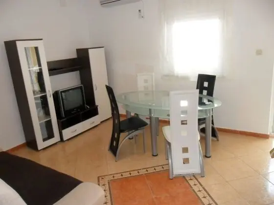 Apart Daire, Avlu Manzaralı (3)