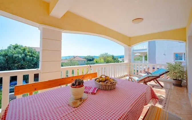 Apart Daire (Two Bedroom Apartment with Balcony)