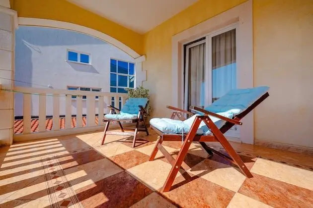 Apart Daire (Two Bedroom Apartment with Balcony)