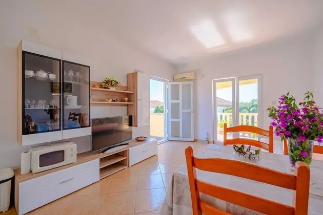 Apart Daire (Two Bedroom Apartment with Balcony)