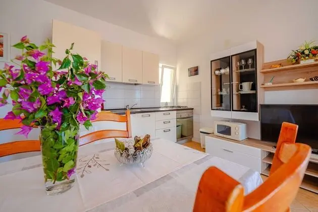 Apart Daire (Two Bedroom Apartment with Balcony)