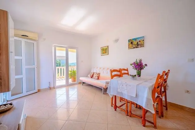 Apart Daire (Two Bedroom Apartment with Balcony)