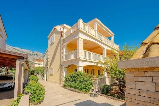 Apart Daire (Two Bedroom Apartment with Balcony)