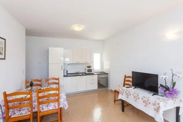 Apart Daire (Two Bedroom Apartment with Balcony)