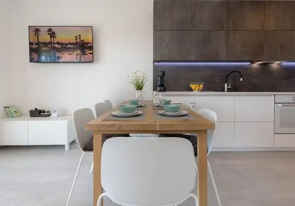 Deluxe Apartment 1