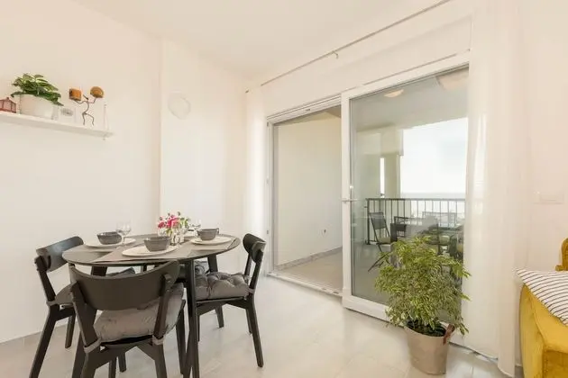 Deluxe Apartment 2