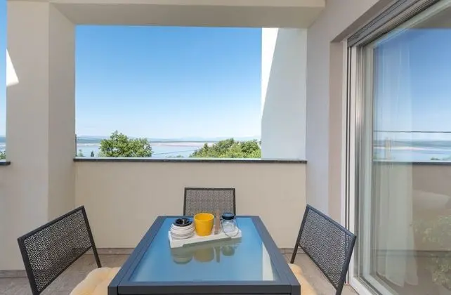 Deluxe Apartment 2