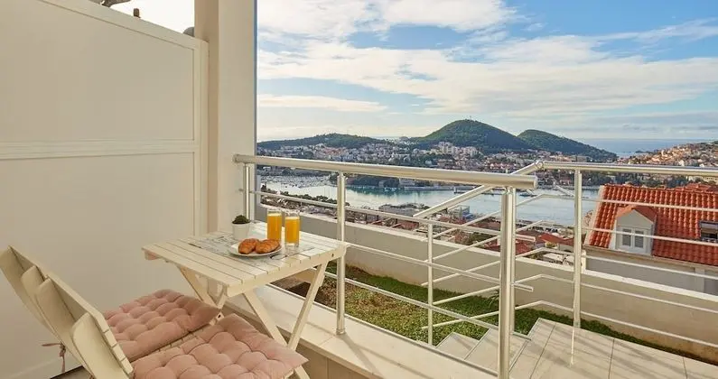 Stüdyo, Teras, Deniz Manzaralı