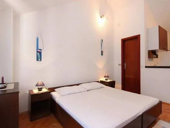 Stüdyo (Studio with Balcony and Sea View)