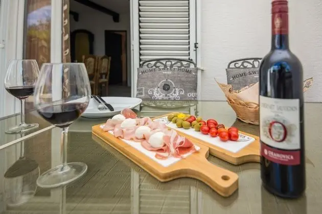 Economy Apartment A1