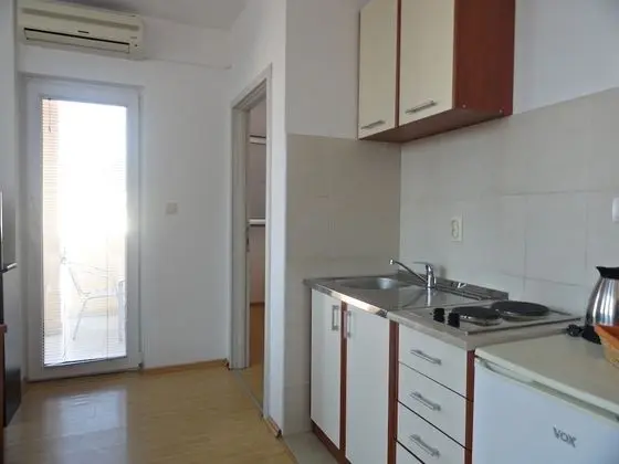Basic Apart Daire, Dağ Manzaralı