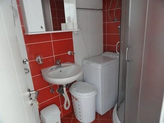 Basic Apart Daire, Dağ Manzaralı