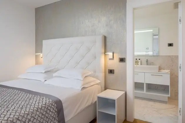 Luxury Apartment Nautica with Pool I