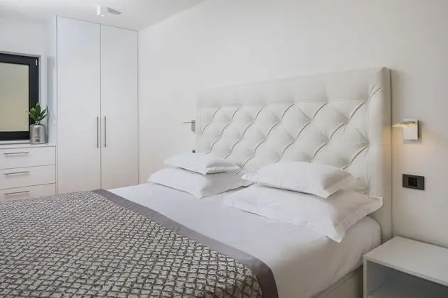 Luxury Apartment Nautica with Pool I