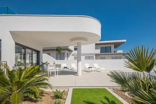 Luxury Apartment Nautica with Pool I