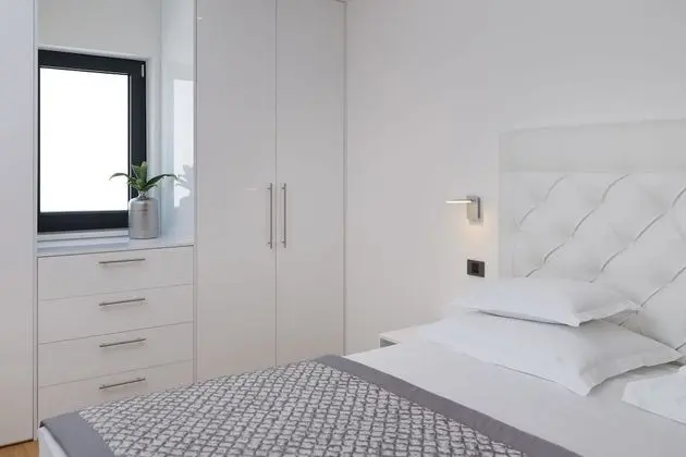 Luxury Apartment Nautica with Pool II